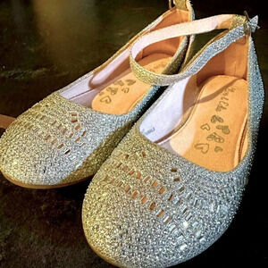 Olive & Edie embellished rhinestone flats girls size 2